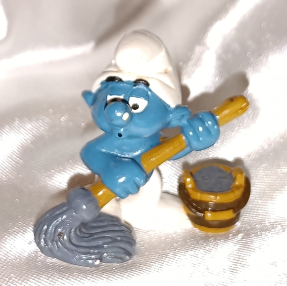 Collectible Smurfs 4 for $23 or $7 each - Picture 3 of 12